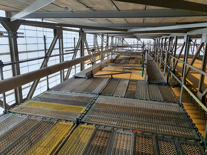 Asbestsanering boven monumentaal plafond