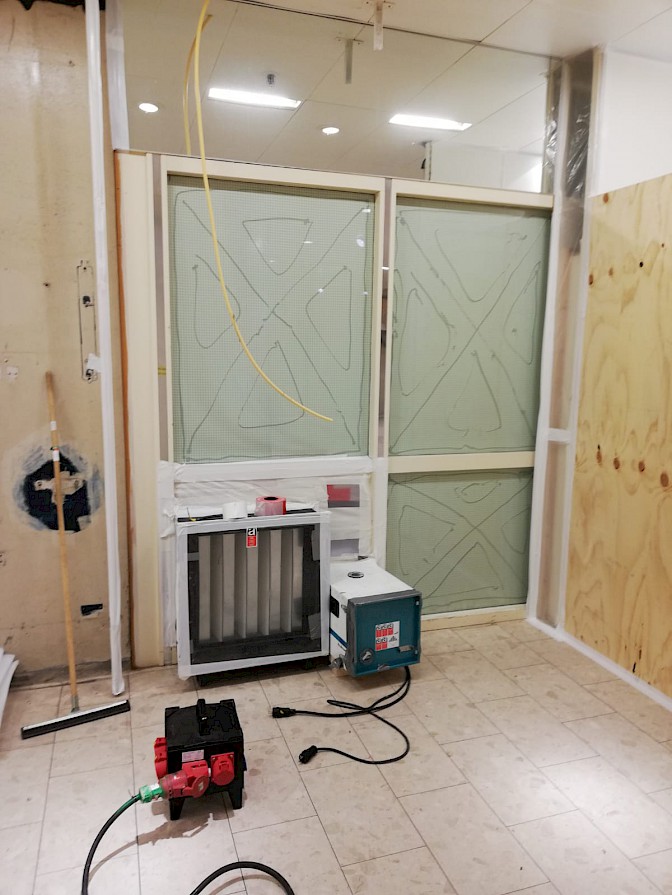 Onderdrukmachine t.b.v. asbestsanering in Zwolle